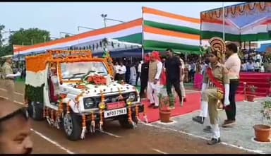 ग्वालियर गिर्द: ऊर्जा मंत्री प्रद्युमन सिंह तोमर ने ग्वालियर में किया ध्वजारोहण