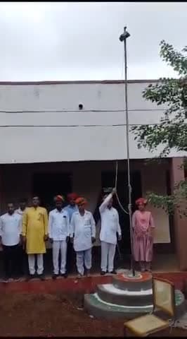 आज ग्राम पंचायत पिपलिया खुर्द के राजकीय उच्च माध्यमिक विद्यालय में आजादी का 77वां  स्वतंत्रता दिवस मनाया जिसमे मां सरस्वती की पूजा अर्चना कर ध्वजारोहण किया गया कार्यक्रम में गांव के सभी वरिष्ठगण, विद्यालय स्टॉफ मौजूद रहा