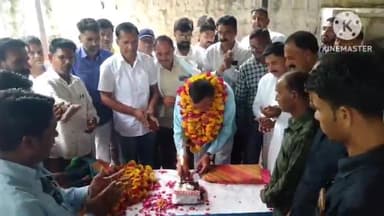 दीगोद: कांग्रेस कार्यकर्ताओं ने मनाया पूर्व पीसीसी सदस्य नसरू खान का सुल्तानपुर में जन्मदिन