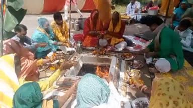 शिवपुरी: सिरसौद गांव में सपाई बाबा स्थल पर भंडरा व हवन यज्ञ में पूर्ण आहुति के साथ श्रीमद् भागवत कथा का हुआ समापन