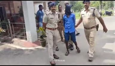 सरई: नवानगर पुलिस ने मोटरसाइकिल चोरी करने वाले एक चोर को 10 मोटरसाइकिल के साथ नवानगर से किया गिरफ्तार