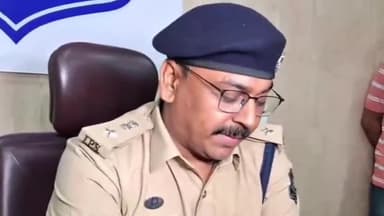 વડોદરા: ગામેઠા ગામમાં જૂથ અથડામણની ઘટનાને લઈ રાવપુરા સ્થિત SP ઓફીસથી SPએ પત્રકાર પરિષદ યોજી