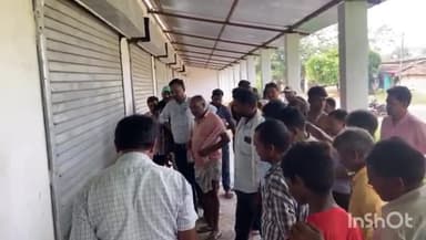 रनपोटा में अवैध रूप से उर्वरक बिक्री की शिकायत पर छापामार कार्रवाई,275 बोरी यूरिया,191 बोरी सुपरफास खाद जप्त