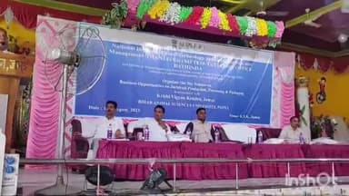 जमुई: शिल्पा विवाह भवन में कृषि विज्ञान केंद्र के द्वारा सेमिनार का किया गया आयोजन,किसानों को कई उत्पादों की दी गई जानकारी