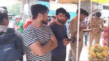 देेेवरिया: चिरइया ढाला के पास सब्जी खरीदने गए युवक से मारपीट कर चैन छीनने का आरोप, बाइक सवार आरोपी सीसीटीवी में कैद