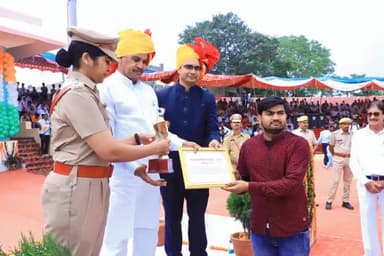 स्वतंत्रता दिवस समारोह के अवसर पर जिला प्रशासन #करौली द्वारा मुझे #ब्लड_डोनेशन कैंपो में सराहनीय कार्य और #समाजिक_कार्यों के क्षैत्र में सराहनीय कार्य करने पर प्रशस्ति पत्र और शील्ड देकर सम्मानित किया गया!