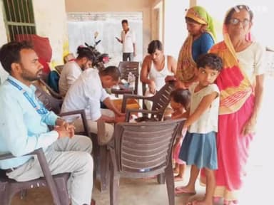 रुन्नी सैदपुर: बलीगढ़ में PHC के द्वारा निश्चय दिवस को लेकर स्वास्थ्य शिविर का हुआ आयोजन, जरूरतमंदो को मिला लाभ