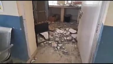 तालेड़ा: सुवासा स्थित राजकीय आदर्श प्राथमिक स्वास्थ्य केंद्र के छत का प्लास्टर गिरा, चपेट में आने से सफाई कर्मचारी हुआ घायल