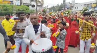 मंदसौर: जागृति कॉलोनी रामेश्वर मंदिर से क्षेत्रवासियों ने कलश यात्रा एवं कावड़ यात्रा निकाली