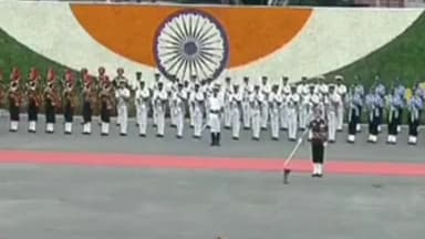 पालीगंज: पालीगंज थाना क्षेत्र के मसोढा गांव निवासी  सैन्य अधिकारी अमन कुमार को प्रधानमंत्री के द्वारा मेडल मिलने पर लोगो मे खुशी