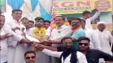 खाचरौद: खाचरोद में मुस्लिम समाज द्वारा नागदा जिले में शामिल नहीं होने को लेकर तहसीलदार रमेश सिसोदिया को ज्ञापन दिया गया