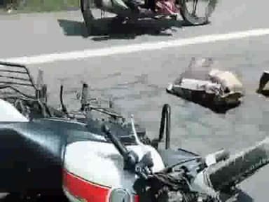 दरौंधा: सिवान छपरा मुख्य पथ पर लीला शाह पोखरा के पास अनियंत्रित होकर अपाची बाइक ने कबाड़ी के ठेले को मारी टक्कर, दो लोग हुए घायल