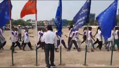 नैनवां: राजकीय उच्च माध्यमिक विद्यालय मैदान में ब्लॉक स्तरीय राजीव गांधी ओलंपिक खेलों का हुआ आगाज
जिला प्रमुख ने किया शुभारंभ