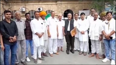 अजमेर: छातड़ी के ग्रामवासी व जनप्रतिनिधि पहुंचे जिला कलेक्ट्रेट, विभिन्न समस्याओं को लेकर जिला कलेक्टर को सौंपा ज्ञापन