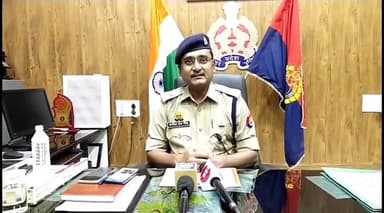 इटावा: जसवंतनगर इलाके के नेशनल हाईवे पर बोलेरो पिकप गड्ढे में गिरने से 1 की मौत लोग घायल एसपी सिटी कपिलदेव ने दी जानकारी