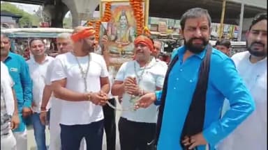 पानीपत: 2018 मामले के 2 आरोपियों के गले व हाथों में बेल बांधकर सिटी थाने पहुंचे नवीन जयहिंद,पुलिस ने दोनों को हिरासत में लिया