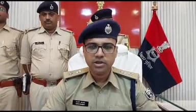 गोपालगंज: जिले में पुलिस ने एसपी के निर्देश पर विभिन्न जगहों से छापेमारी कर हत्या के प्रयास कांड में 2 लोगों को किया गिरफ्तार
