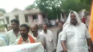 ईसागढ़: भारतीय किसान संघ ने ईसागढ़ तहसील परिसर में 16 सूत्रीय मांगों को लेकर मुख्यमंत्री के नाम SDM को सौंपा ज्ञापन