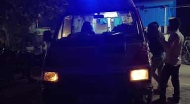 पैलानी: नांदादेव गांव की गर्भवती महिला को जहरीले कीड़े ने काटा, गंभीर हालत में नजदीकी स्वास्थ्य केंद्र से मेडिकल काॅलेज रेफर