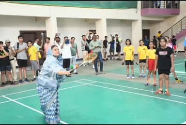 ग्वालियर गिर्द: महापौर ने किया जिला स्तरीय महापौर कप बैडमिंटन, टेबल टेनिस एवं महिला कुश्ती प्रतियोगिता का शुभारंभ