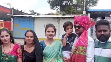 उज्जैन ग्रामीण: बकानिया गांव में रहने वाले युवक ने अपने पिता की स्मृति में पूरे गांव के लोगों को दिखाई गदर-2 फिल्म