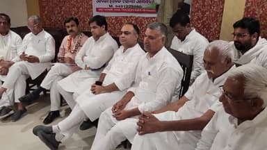 गंगानगर: लोकसभा पर्यवेक्षक नौशाद सोलंकी ने विधानसभा चुनाव को श्रीगंगनगर में कांग्रेस पदाधिकारियों से की चर्चा