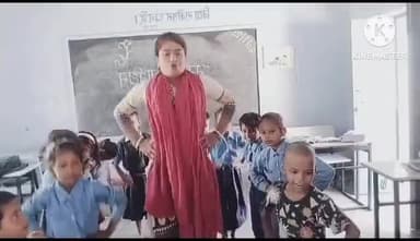 चहक कार्यक्रम विधि के द्वारा पढ़ाती उत्क्रमित मध्य विद्यालय मुसिया के शिक्षिका रशमी कुमारी