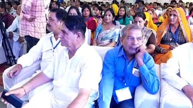 दौसा: गुप्तेश्वर रोड स्थित निजी सामुदायिक भवन में प्रदेश स्तरीय खादी व गांधीवादी संस्थाओं का सम्मेलन हुआ आयोजित