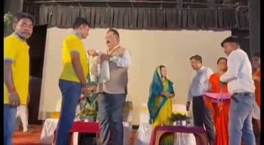 बेगूसराय: दिनकर भवन में स्वच्छता पखवाड़ा समापन कार्यक्रम आयोजित, DM और रिफाइनरी ED रहे मौजूद