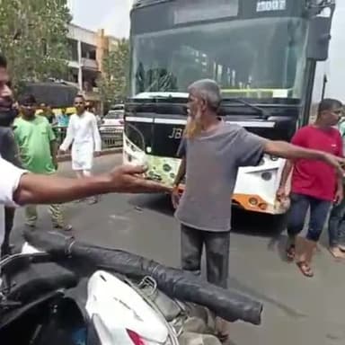 મણિનગર: રખીયાલમાં બીઆરટીએસ રુટમાં અકસ્માત ,એક્ટીવા ચાલકને બીઆરટીએસ બસે લીધો અડફેટે