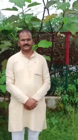 अपने घर "चंद्रिका फार्म" कुर्मिनपुरवा में अपने द्वारा लगाये गये #अंजीर के पौधे में लगे फल बहुत ही मीठे व स्वादिष्ट।