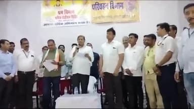कवर्धा: कैबिनेट मंत्री अकबर ने वीर सावरकर भवन में ड्राइविंग लाइसेंस और श्रम पंजीयन कार्ड शिविर का अवलोकन कर देखी व्यवस्था