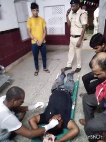 लखीसराय: किउल रेलवे स्टेशन पर ट्रेन से गिरकर एक यात्री गंभीर रूप से हुआ घायल