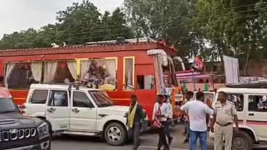 तिलौथू: संकल्प यात्रा के दौरान वीआईपी पार्टी के प्रमुख मुकेश सहनी पहुंचे तिलौथू , जगदेव चौक पर हुआ जोरदार स्वागत।