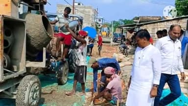 तुरकौलिया: भाजपा विधायक कृष्णानंद पासवान की अनुशंसा पर रघुनाथपुर पीपल चौक से गंडक कालोनी तक PCC सड़क का शुरू हुआ निर्माण कार्य