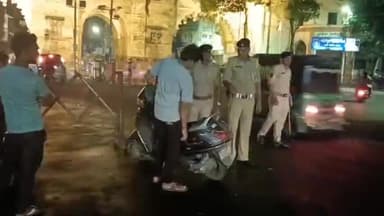 વડોદરા: આવનાર તહેવારોને લઈ વાડી અને સિટીના વિસ્તારમાં વાહન ચેકીંગ કરાયું, ફૂટ પેટ્રોલિંગ અને કોમ્બિંગ હાથ ધરવામાં આવ્યું