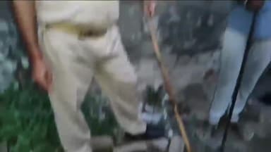 मुरादाबाद: पुलिस ने आबकारी विभाग के साथ छापेमारी कर आदर्श कॉलोनी से 320 लीटर अवैध शराब के साथ पांच आरोपियों को किया गिरफ्तार