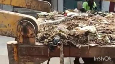 लाडपुरा: तलवंडी इलाके में नगर निगम दक्षिण के कचरा उठाने वाले मिनी ट्रक में घुसा अजगर सांप लगी भीड़ स्नेक केचर ने किया रेस्कयू