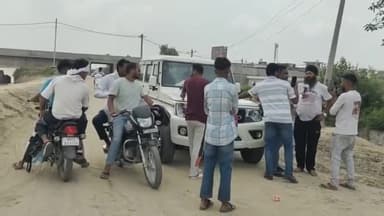 करनाल: शुगर मिल के पास नहर में गाड़ी की टक्कर से गिरी बाइक, गोताखोरों ने निकाली बाइक व मालिक बचा