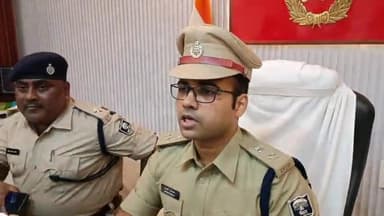 गोपालगंज: माझागढ़ थाना क्षेत्र से पुलिस ने हथियार व चरस से साथ छह बदमाश को किया गिरफ्तार, एसपी ने प्रेस वार्ता के दौरान दी जानकारी