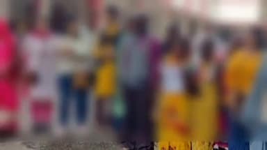 लापता मासूम बच्ची के परिवार व सामाजिक संस्था के लोगों ने जिला मुख्यालय पर DM को दिया ज्ञापन, दुष्कर्म-हत्या की आशंका