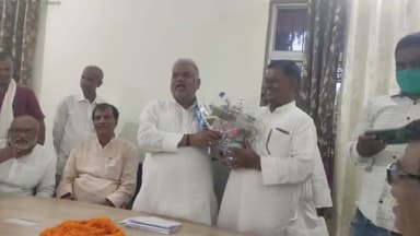 बेगूसराय: परिषद में इंडिया गठबंधन के नेताओं ने ग्रामीण विकास मंत्री श्रवण कुमार का किया स्वागत विकास के मुद्दों पर हुई चर्चा