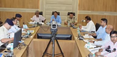 सरई: आगामी विधानसभा निर्वाचन को लेकर कलेक्ट्रेट मे कलेक्टर की अध्यक्षता में राजस्व एवं पुलिस अधिकारियों की की गई संयुक्त बैठक