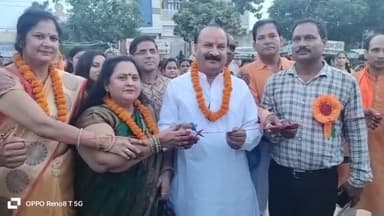 हसनपुर: नगर के रामलीला मैदान में लगे हरियाली तीज मेले का पालिका अध्यक्ष ने फीता काटकर किया उद्घाटन, पुलिस बल रहा मौजूद