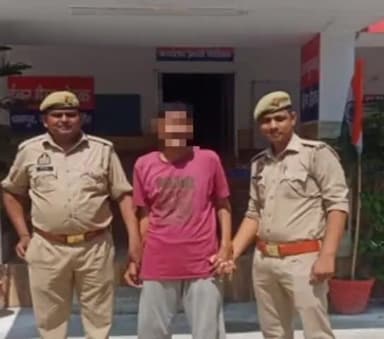 धामपुर: धामपुर पुलिस ने पुराना धामपुर निवासी अनिल नाम के वारंटी अभियुक्त को गिरफ्तार कर न्यायालय के समक्ष किया पेश।
