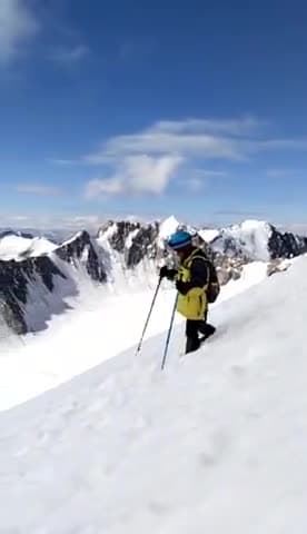 हमें गर्व है जमुई की बेटी #अनीशा दुबे पर,इनके जज्बे हौसले को हमारा 🙏सैल्यूट है।
एक तरफ अनीशा ने अपना #अंगदान कर शानदार उदाहरण दी
एवम
18अगस्त को अनीशा दुबे ने डजोंगो #लद्दाख में 20500 फिट की ऊंचाई पर #तिरंगा लहराया🇳🇪