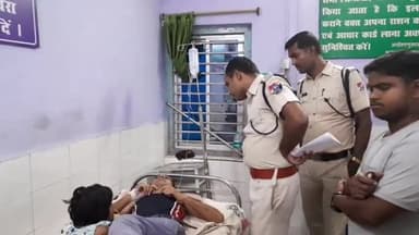 बेगूसराय: अवध आसाम ट्रेन से पुलिस ने बेहोशी अवस्था में एक बच्ची एवं एक युवक को ट्रेन से उतारा सदर अस्पताल में कराया गया भर्ती