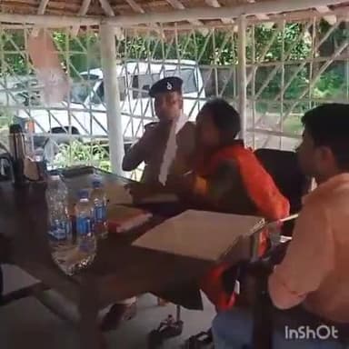 कलेर: मेहंदिया थाना परिसर में भूमि संबंधी मामले के निपटारे को लेकर सीओ का लगा जनता दरबार, मौजूद रहे थानाध्यक्ष