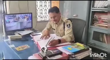 पीथमपुर: लखानी कंपनी के सामने चौराहा पर सेक्टर 3 पीथमपुर में आइशर  वाहन की टक्कर से बाईक सावर दो घायल, मामला दर्ज