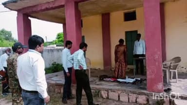 भिंड नगर: कलेक्टर ने द्वितीय विशेष संक्षिप्त पुनरीक्षण 2023 के अंतर्गत मतदान केंद्रों का किया निरीक्षण